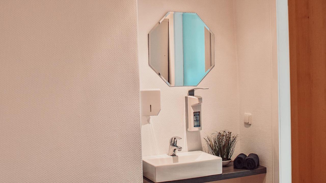 Villa Herkules - Privates Apartment Am Waldrand Mit Smart Tv Und Kostenlosen Parkplaetzen Kassel Buitenkant foto
